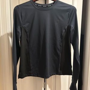 NWOT Peloton Sleeve. Size M